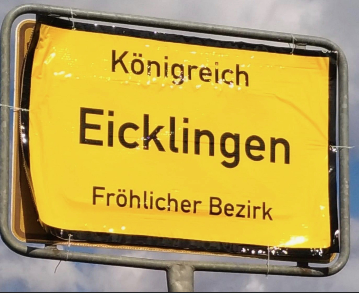 Ortsschild Königreich Eicklingen Fröhlicher Bezirk